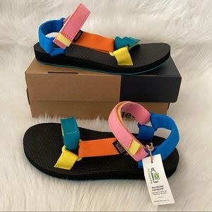 teva original universal colorblock